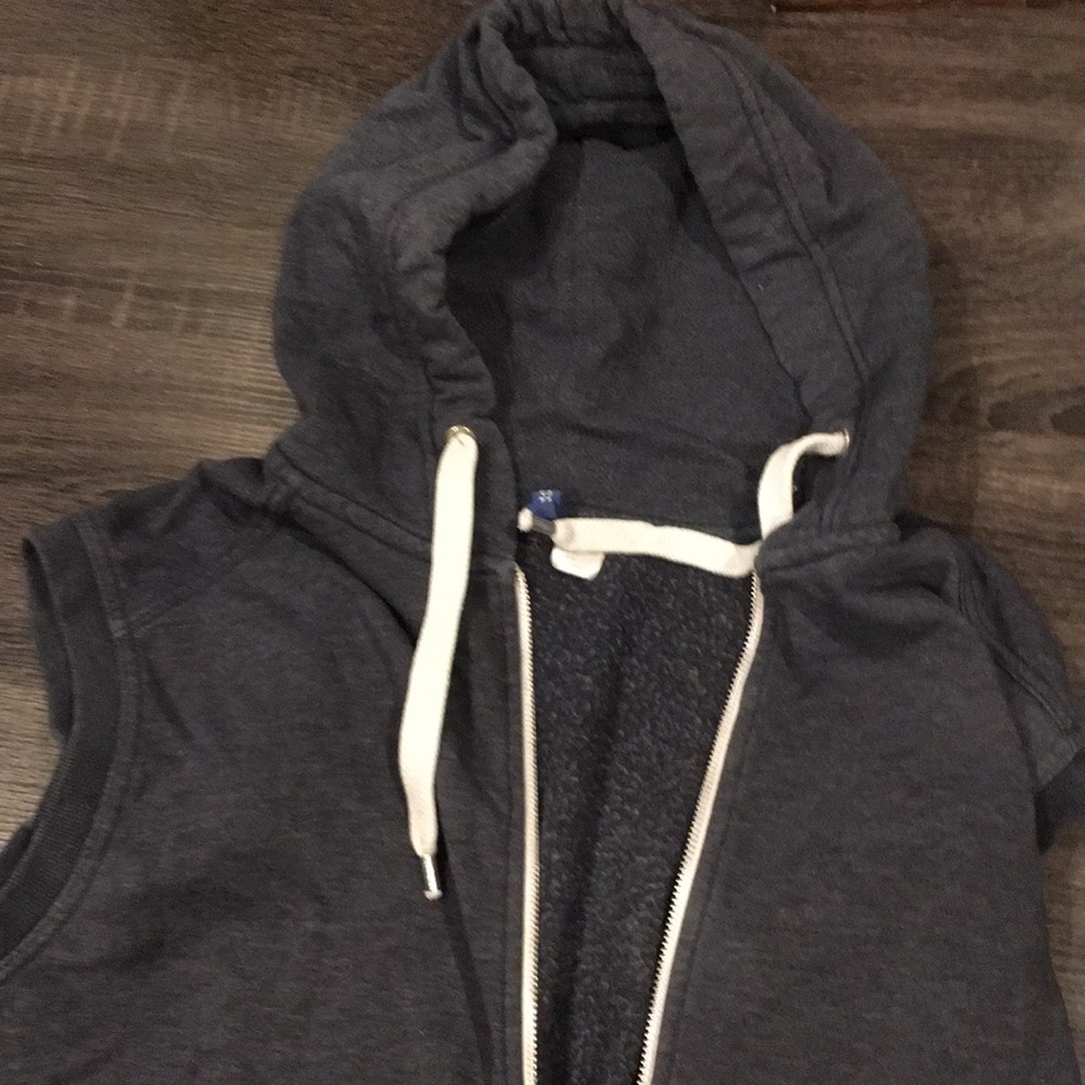 H&M Divided. Men’s Gym Hoodie. Sleeveless